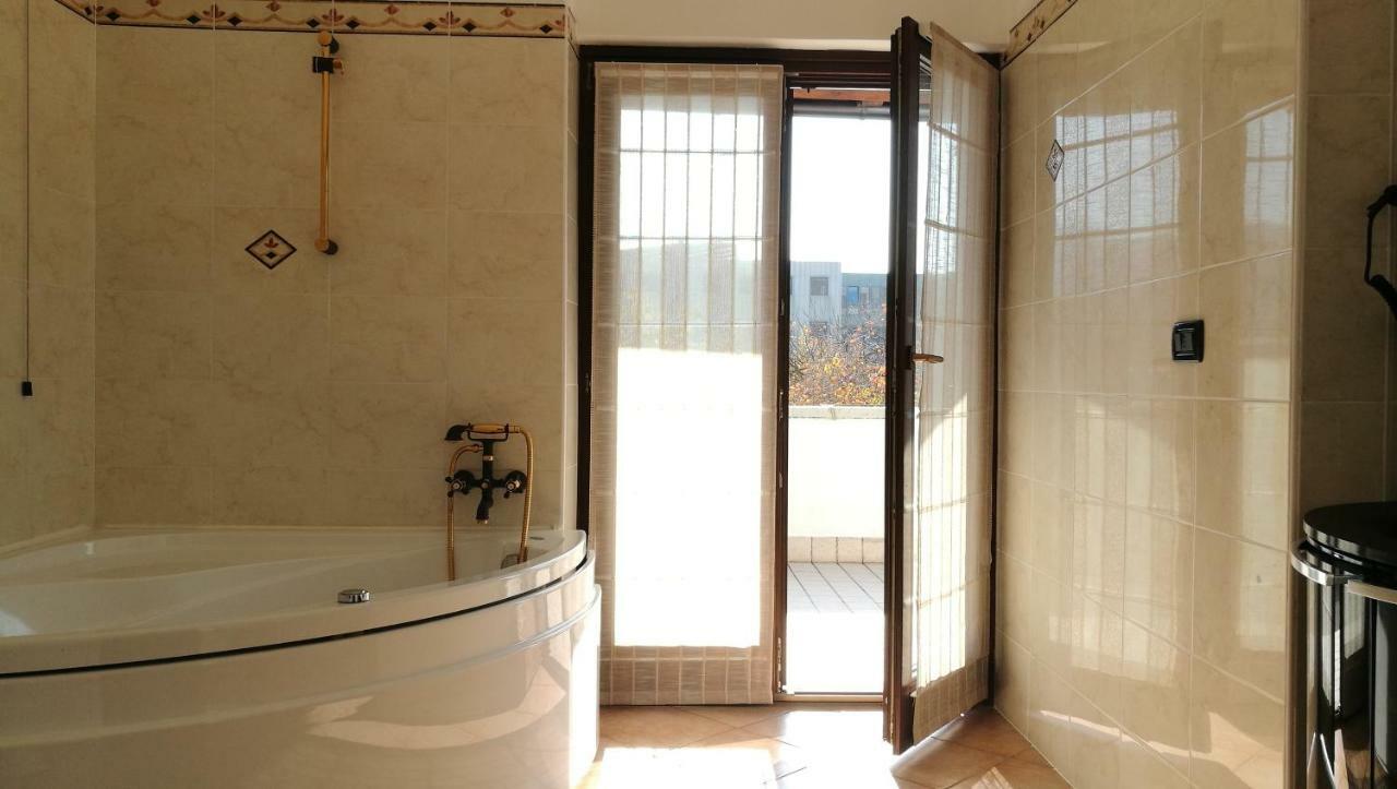 Le Cicogne Bed and Breakfast Rovereto  Eksteriør billede